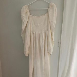 Nothing fits but AOI dress in white